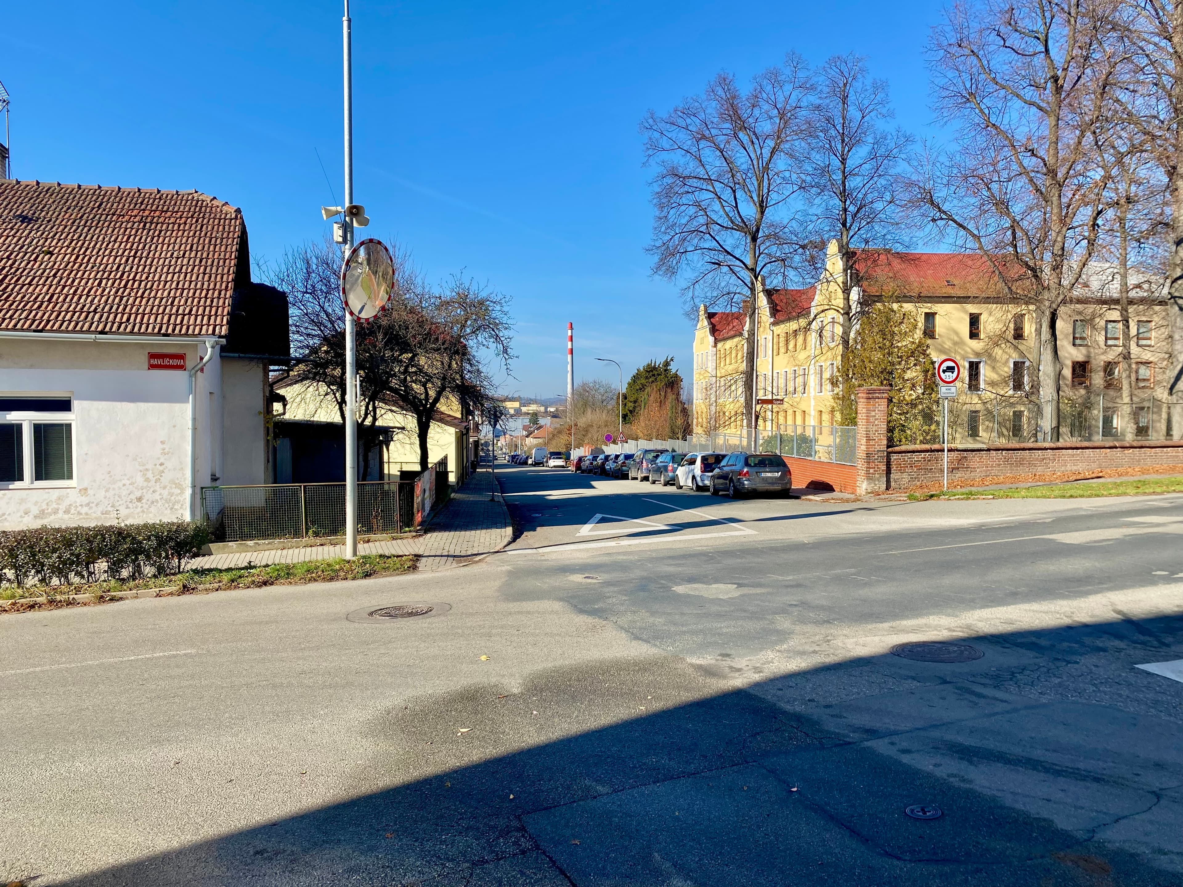 Na křižovatce ulic Havlíčkova a Štefánikova mají vzniknout nové přechody pro chodce